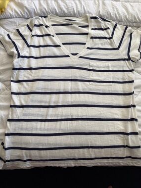 Madewell Cream and Navy Striped Tee v-neck women’s XXL slouchy pocket
